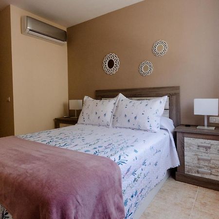 Apto Ache, Acogedor Apartamento De 66 M Con Terraza, Aire Acondicionado Y Parking Privado Gratuito Los Abrigos Luaran gambar