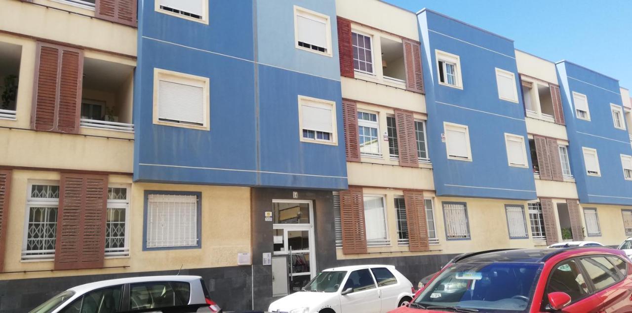 Apto Ache, Acogedor Apartamento De 66 M Con Terraza, Aire Acondicionado Y Parking Privado Gratuito Los Abrigos Luaran gambar