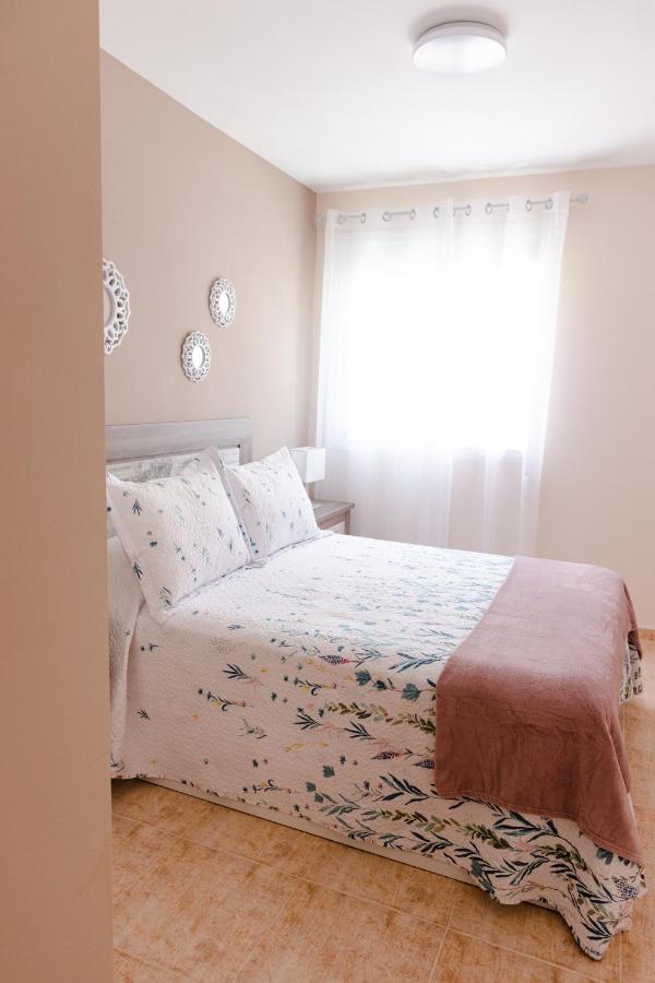 Apto Ache, Acogedor Apartamento De 66 M Con Terraza, Aire Acondicionado Y Parking Privado Gratuito Los Abrigos Luaran gambar